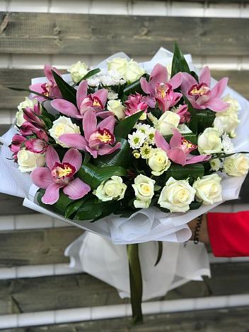 Букет цветов из: Розы и Хризантемы в Большегривском