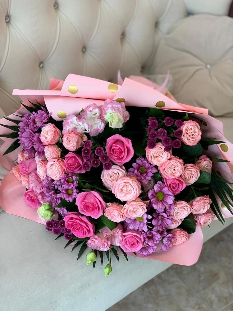 Букет цветов из: Хризантемы, Розы и Лизиантусы в Большегривском