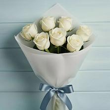 Букет 7 Белых роз Эдлесс Лав в Большегривском