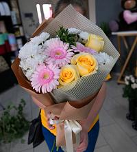 Букет цветов из:  Герберы, Розы и Хризантемы в Большегривском