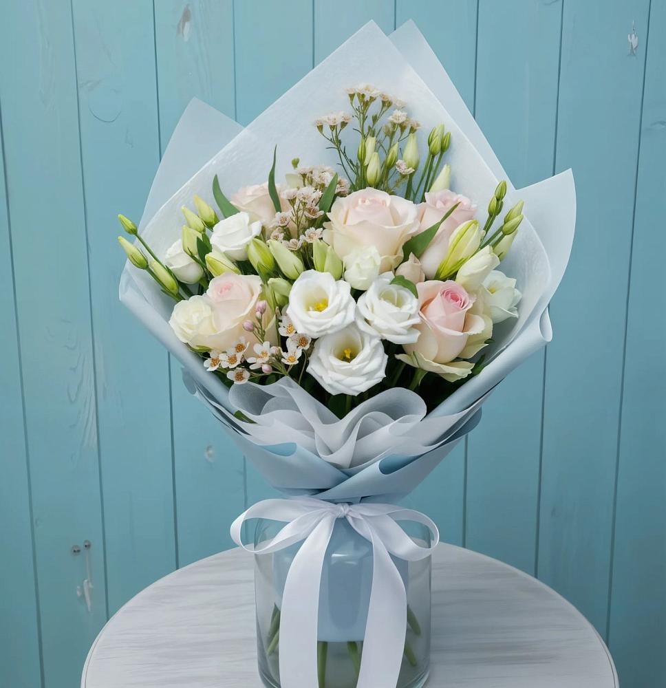 Букет цветов из: Розы и Лизиантусы в Большегривском