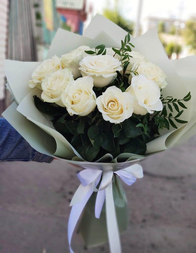 Букет Белые розы Проуд в Большегривском