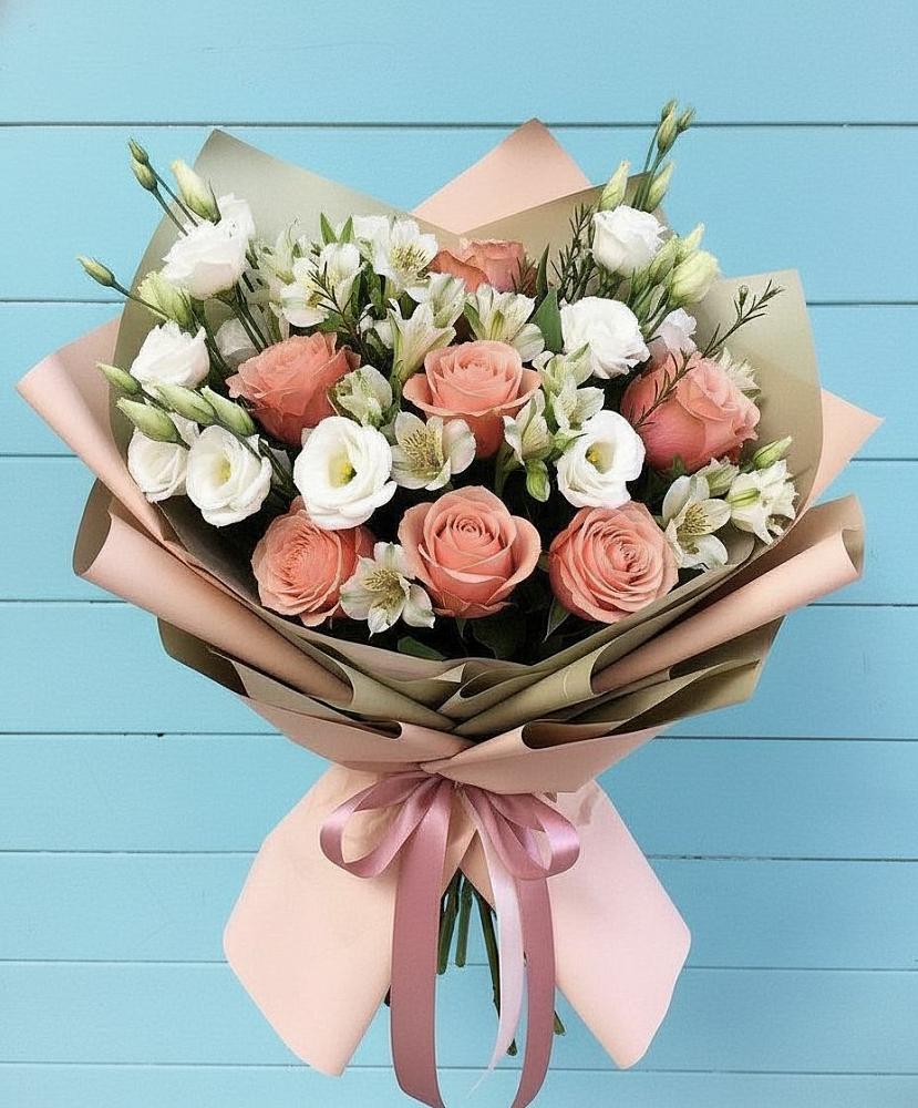 Букет цветов из: Розы, Альстромерии и Лизиантусы в Большегривском