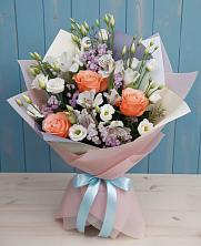 Букет цветов из:  Лизиантусы, Розы, Альстромерии и Гипсофила в Большегривском