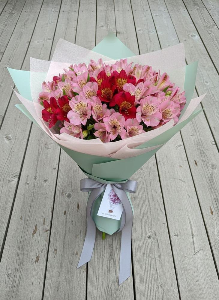 Букет цветов из: Альстромерии в Большегривском