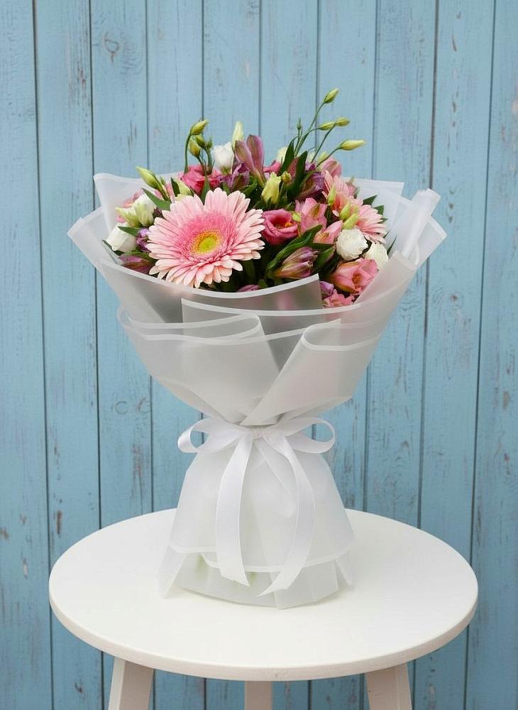 Букет цветов из: Герберы, Альстромерии и Лизиантусы в Большегривском