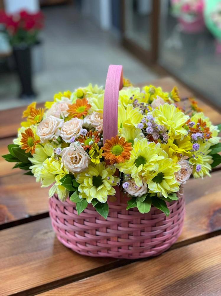 Цветочная композиция из Хризантемы и Розы в корзине в Большегривском