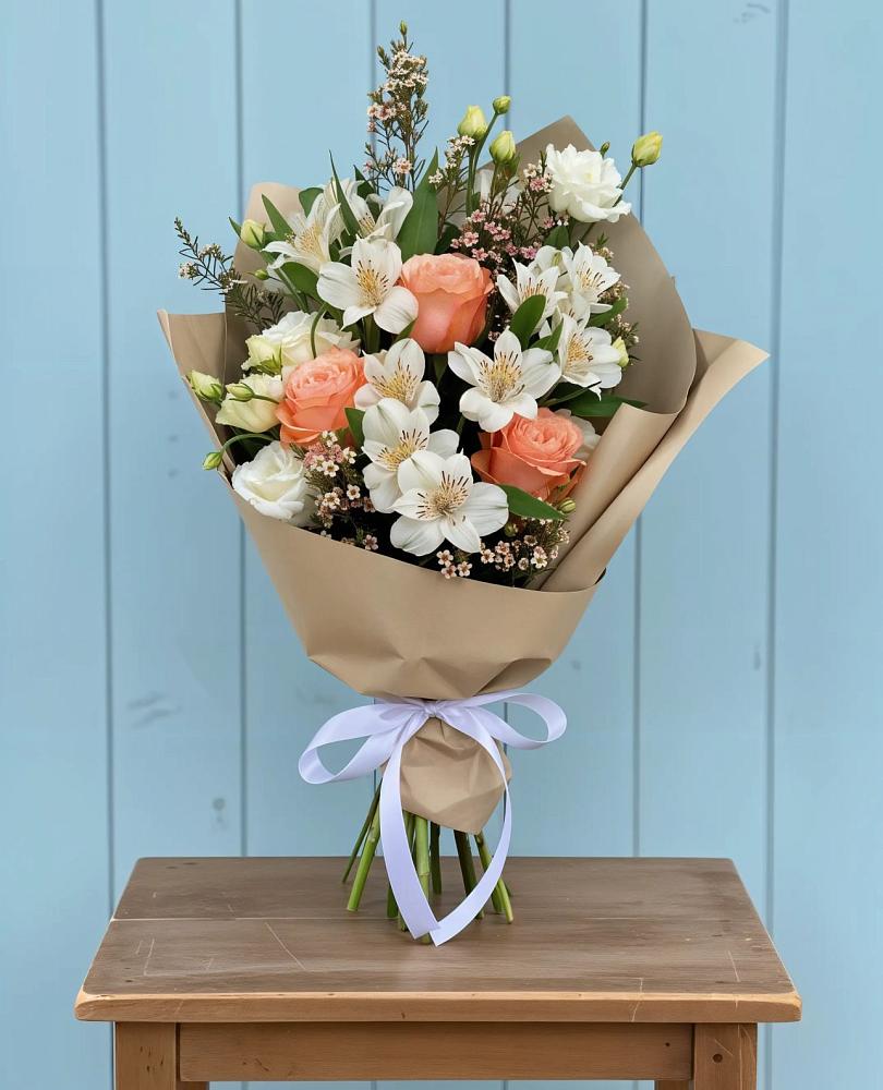 Букет цветов из: Альстромерии, Лизиантусы, Розы и Хризантемы в Большегривском