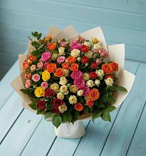 Букет Микс из разноцветных кустовых роз в Большегривском