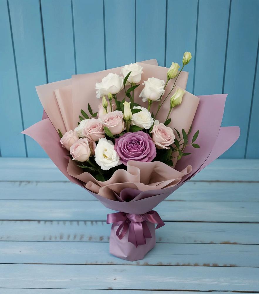 Букет цветов из: Розы и Лизиантусы в Большегривском